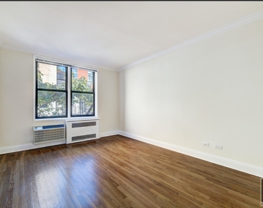 West 16 Street - Photo Thumbnail 2