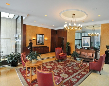East 85th Street - Photo Thumbnail 3