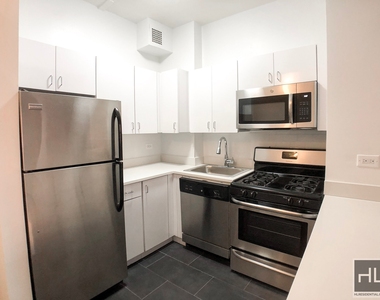 West 22 Street - Photo Thumbnail 2