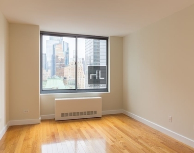 West 48th Street - Photo Thumbnail 2