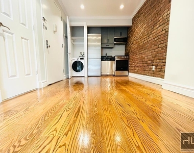 East 5 Street - Photo Thumbnail 1
