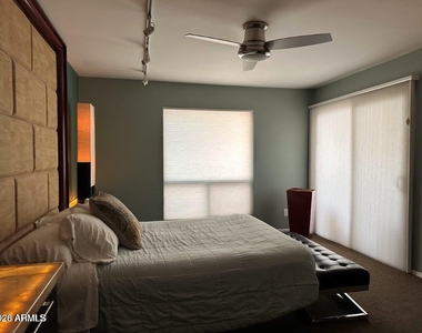 110 W Victoria Square - Photo Thumbnail 16