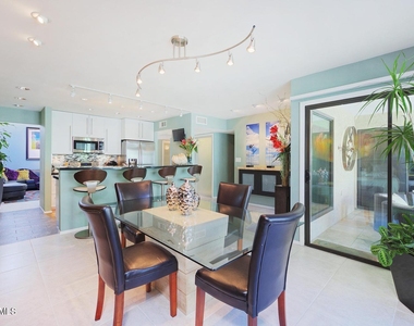 110 W Victoria Square - Photo Thumbnail 11