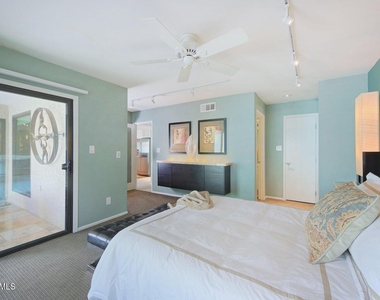 110 W Victoria Square - Photo Thumbnail 18