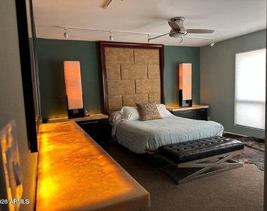 110 W Victoria Square - Photo Thumbnail 13