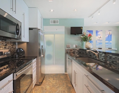 110 W Victoria Square - Photo Thumbnail 25