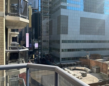 235 West 48th Street - Photo Thumbnail 7