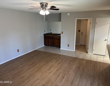 1237 W Ellis Street - Photo Thumbnail 7