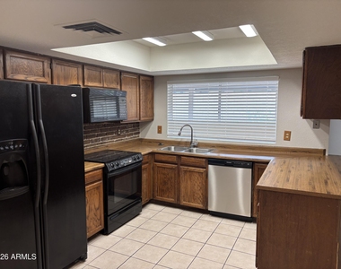 1237 W Ellis Street - Photo Thumbnail 3