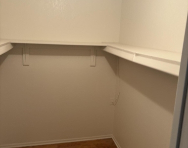 1237 W Ellis Street - Photo Thumbnail 14
