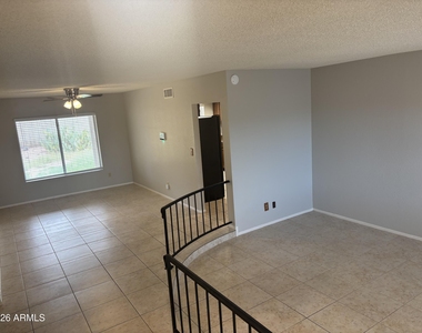 1237 W Ellis Street - Photo Thumbnail 2
