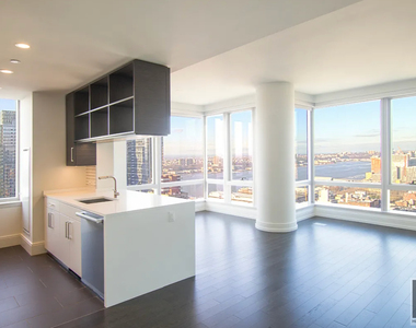 10th Avenue - Photo Thumbnail 4