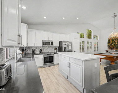 17237 N 52nd Street - Photo Thumbnail 12