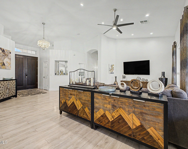 17237 N 52nd Street - Photo Thumbnail 7