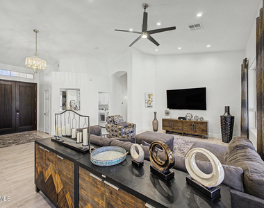 17237 N 52nd Street - Photo Thumbnail 6