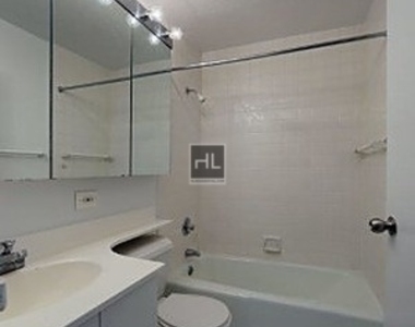 East 29th Street - Photo Thumbnail 5