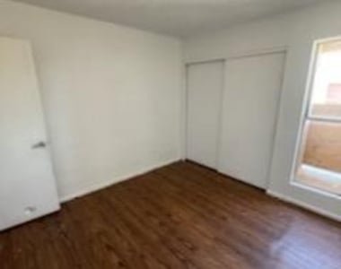 2664 N 43rd Avenue - Photo Thumbnail 9