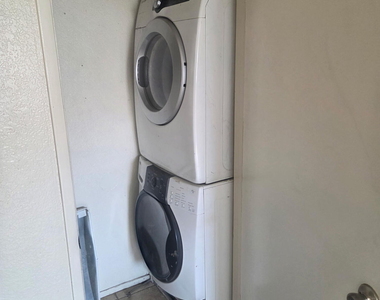 9618 N 5th Street - Photo Thumbnail 2