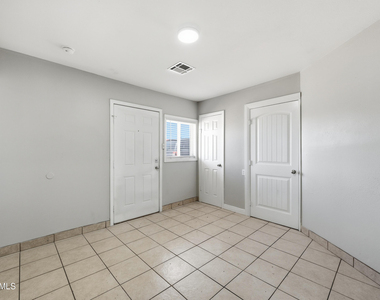5206 W Ocotillo Road - Photo Thumbnail 3