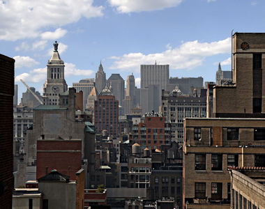 East 34 Street - Photo Thumbnail 4