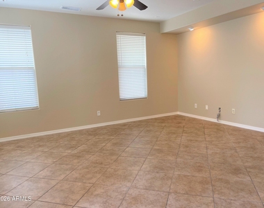 35131 N 34th Avenue - Photo Thumbnail 5