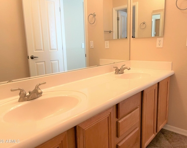 35131 N 34th Avenue - Photo Thumbnail 15
