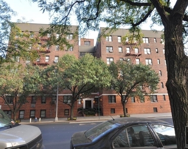 York Avenue - Photo Thumbnail 7