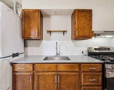 5206 W Ocotillo Road - Photo Thumbnail 6
