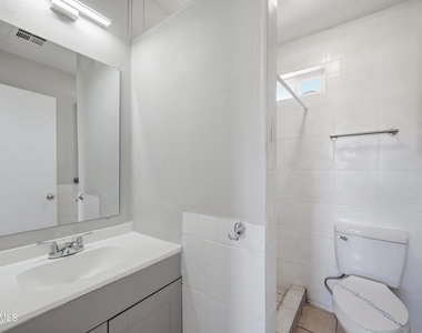 5206 W Ocotillo Road - Photo Thumbnail 11