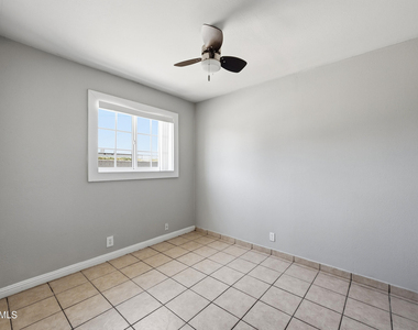 5206 W Ocotillo Road - Photo Thumbnail 8