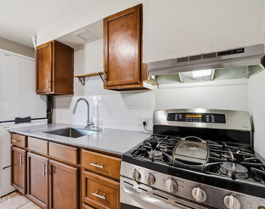 5206 W Ocotillo Road - Photo Thumbnail 7