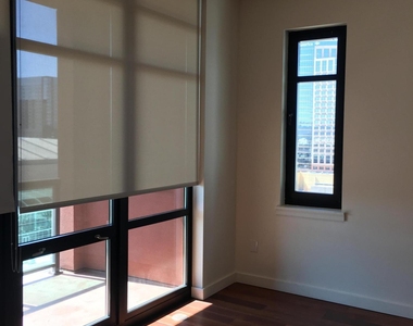 310 S 4th Street - Photo Thumbnail 7
