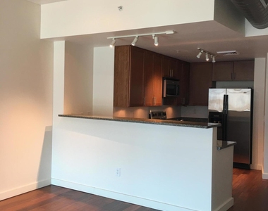 310 S 4th Street - Photo Thumbnail 4