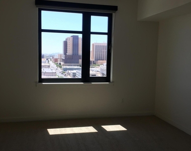 310 S 4th Street - Photo Thumbnail 8