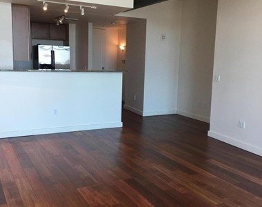 310 S 4th Street - Photo Thumbnail 5