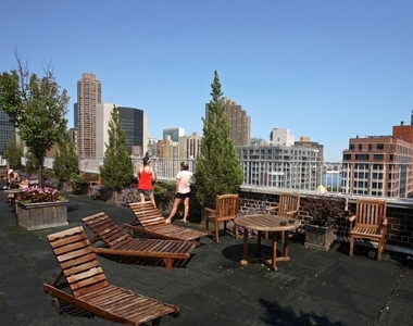East 34 Street - Photo Thumbnail 6