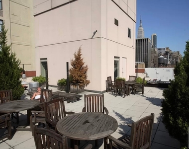 West 30 Street - Photo Thumbnail 5