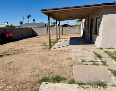 11446 N 33rd Avenue - Photo Thumbnail 5