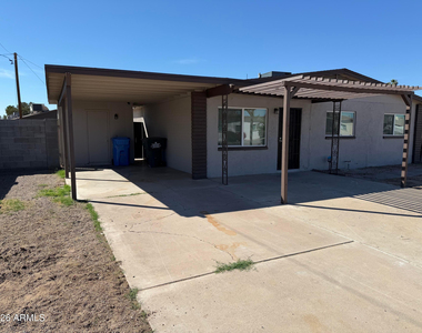 11446 N 33rd Avenue - Photo Thumbnail 9