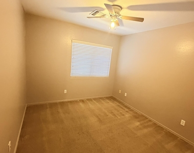43845 W Arizona Avenue - Photo Thumbnail 9