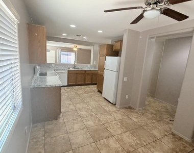 43845 W Arizona Avenue - Photo Thumbnail 14