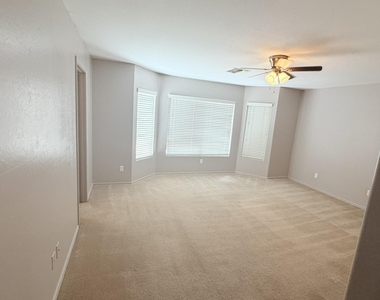 43845 W Arizona Avenue - Photo Thumbnail 3