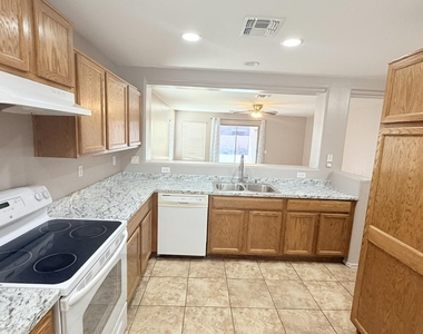 43845 W Arizona Avenue - Photo Thumbnail 15