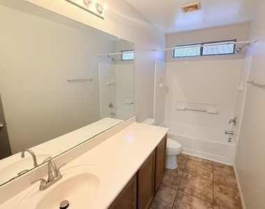 43845 W Arizona Avenue - Photo Thumbnail 6