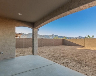 19754 W Palo Verde Drive - Photo Thumbnail 31