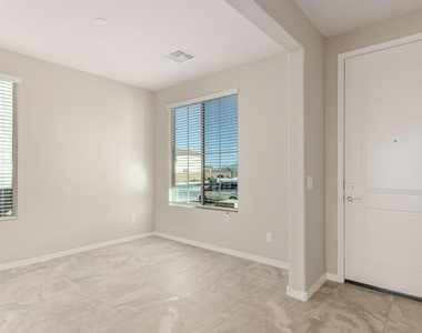 19754 W Palo Verde Drive - Photo Thumbnail 8