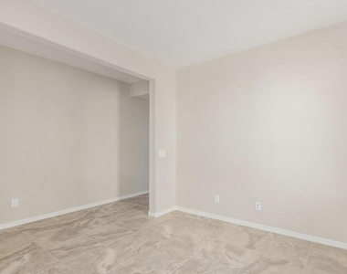 19754 W Palo Verde Drive - Photo Thumbnail 10