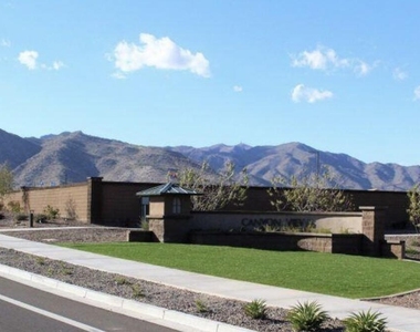19754 W Palo Verde Drive - Photo Thumbnail 32