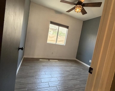 2527 N Silverado -- - Photo Thumbnail 11