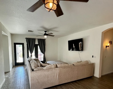 2527 N Silverado -- - Photo Thumbnail 18
